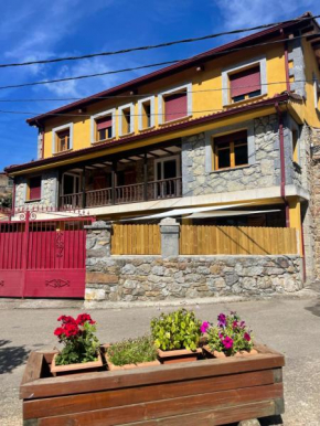 Casa Rural MONTE ROBLO